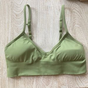 Lululemon sports bra